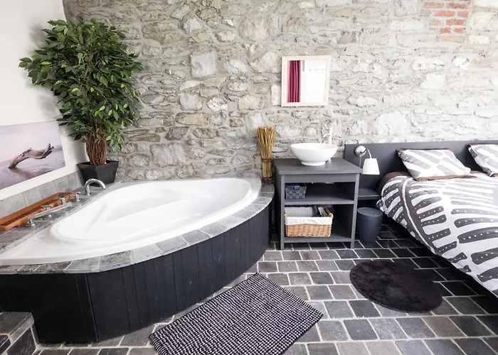 In Ederbergland Near Knebelsrod Nyaraló